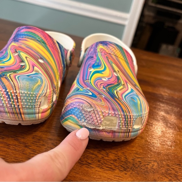 Crocs tie dye multicolor pink blue purple yellow clog sandal shoe size J2 - Picture 6 of 10